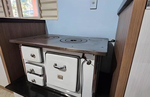 Casa Confortável com Fogão a Lenha e Churrasqueira - Foto 18