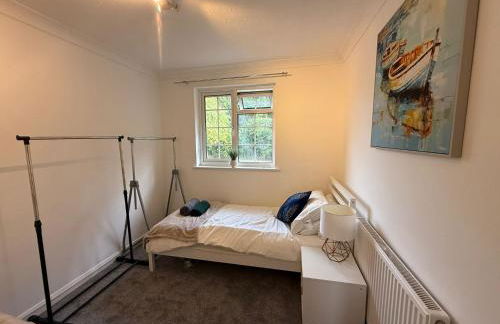 Newbury House Long Stays Free Parking and Wifi - Foto 7