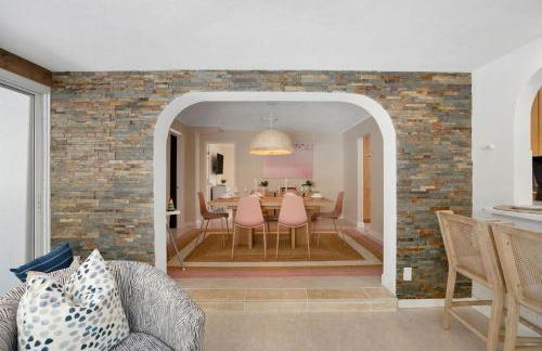 The Coastal Duo Escape - Foto 77