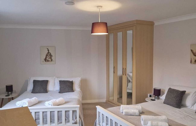 Dog Friendly - 4 Bed House - Sleeps 10 - Pool Table - Foto 1