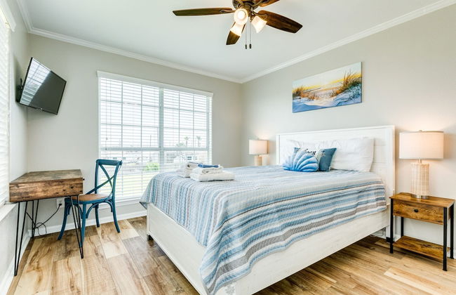 Backyard Oasis Hot Tub and 2 Shaded Decks - Foto 41