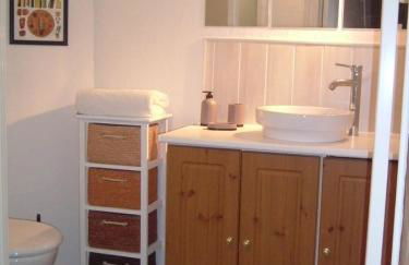 Pretty cottage with exclusive use of private pool in 5 acres of grounds - Foto 8