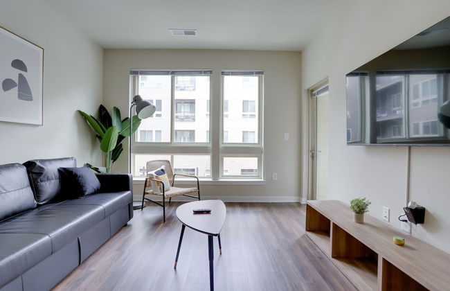 Alexandria Modern Apt Amazing Amenities - Photo 1