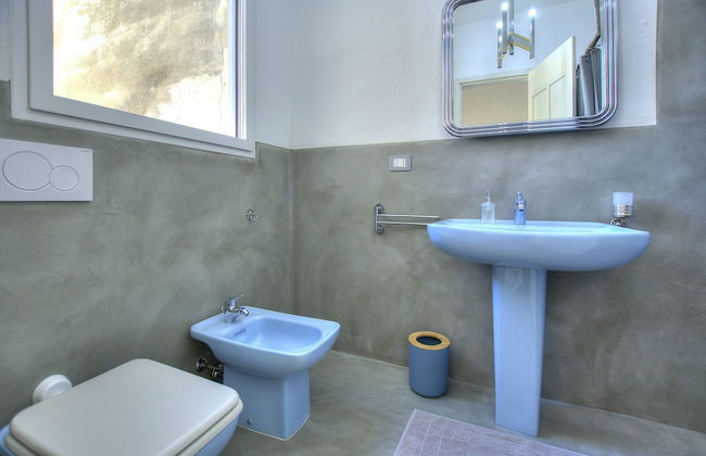 Lovely 70s Style Patio and Terrace - Photo 58