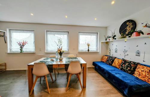 VipStay - Stilvoll und geräumige Apartments mit Terasse oder Balkon, Küche, kostenloses Parken, WLAN, Smart Tv - Foto 2