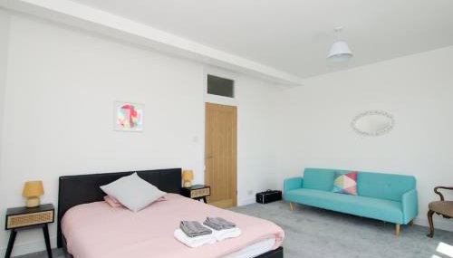 Beautiful large 3-bed coastal flat with parking. - Foto 2