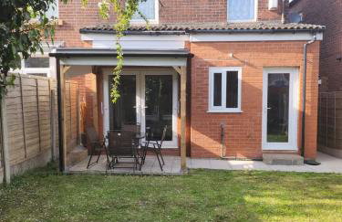 Newly Refurbished 3 Bedroom House with Lovely Garden - Foto 23