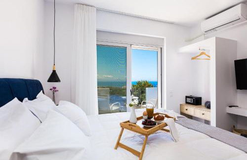 Evilio Suites, Inspired Family Retreat with Pool, Βy ThinkVilla - Foto 37