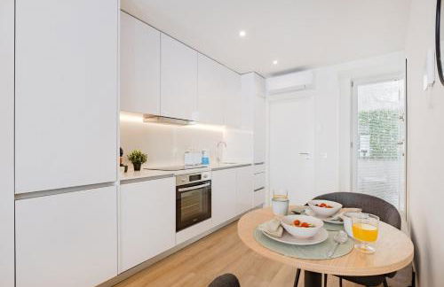 Studio Central 111 Collection - Photo 6