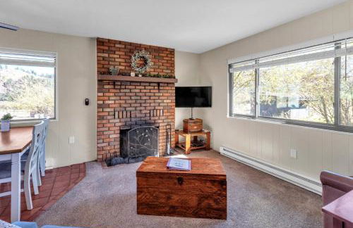 Cozy Cabin Retreat with Scenic Views cabin - Foto 12