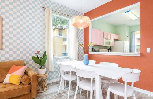 Disney World Cinderella Castle Lazy River Pool & Game Room - Foto 40