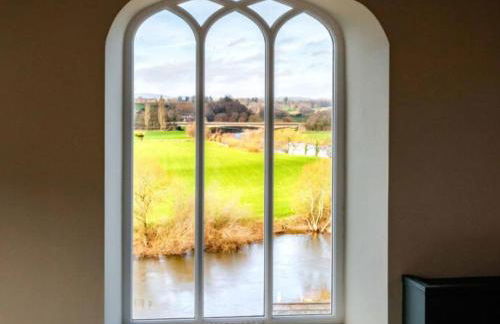 Luxury Riverside Duplex Apartment for 4 - Photo 7