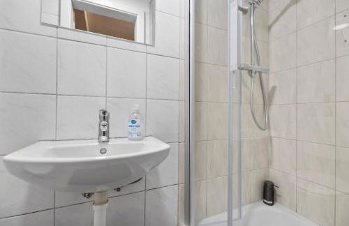 Komfortables Studio in Köln-Ehrenfeld, Küche, Vollausstattung, Netflix, 1 Min zur U-Bahn, 10 Min zum Neumarkt - Foto 11