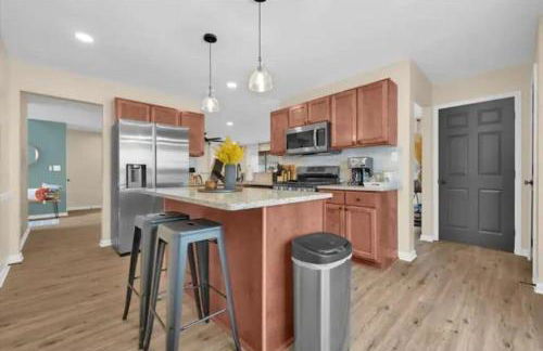 Family Home w FirePit GameRm Patio BbqGrill - Foto 48