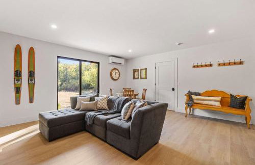 Le Petit Flat - 2 Bed 1 Bath One Level Apartment - Foto 2