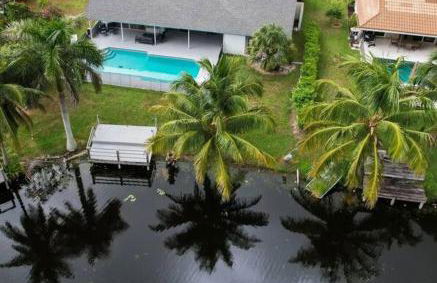 Modern Lakefront Home - Foto 53