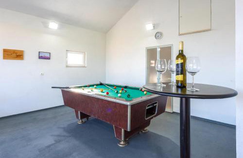 Villa Toni with 5 bedrooms and heated pool - Photo 18