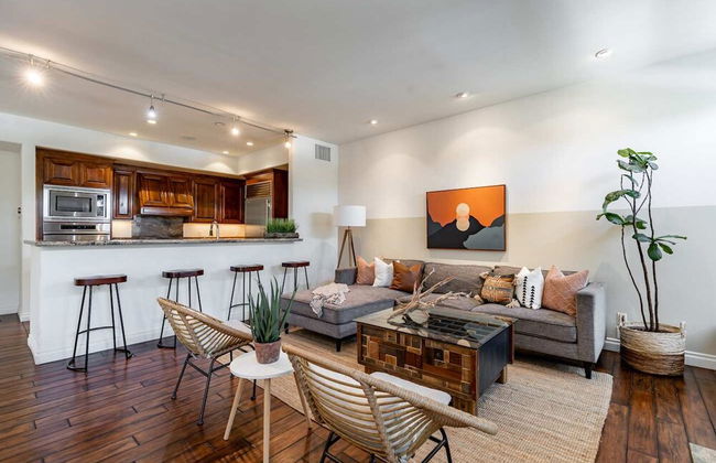 Your Home in San Diego - Two-car Garage - Photo 31