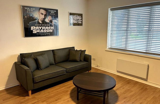 Essex 2 Bed Flat Near Station With Free Parking - Foto 23