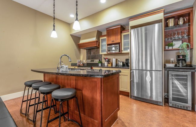 Luxury 3-Br Penthouse | INDOOR Pool & Hot Tub | Pool Table | 2 Decks + Mtn Views - Photo 7