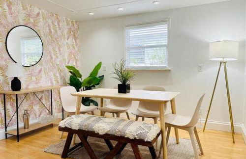 Tropical Oasis House Private Pool Family Yard - Photo 3