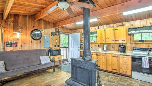 Remote Escape Serene Lakeside Cabin with Beach - Foto 5