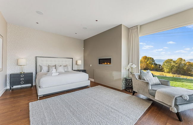 Lakeview Luxury Home in Vineyard w Infinity Pool hot tub - Photo 55