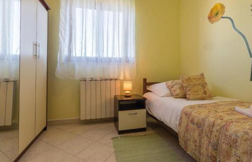 Two-Bedroom Apartment In Porec - Photo 12