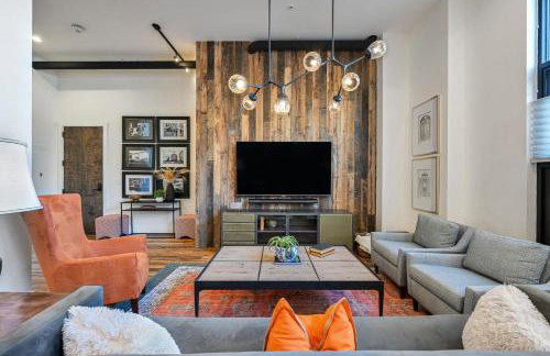Impressive 2 bed 2 and a half bath City Center Condo with EV Charger - Foto 2