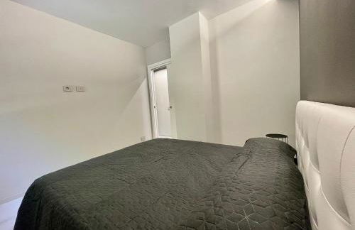 Elegant & Comfortable Modern Home with swimming pool - Foto 17