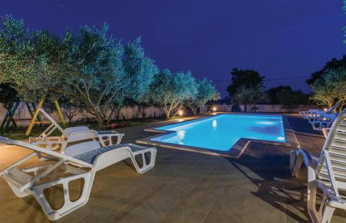 Six-Bedroom Holiday Home In Sv Filip I Jakov - Foto 24