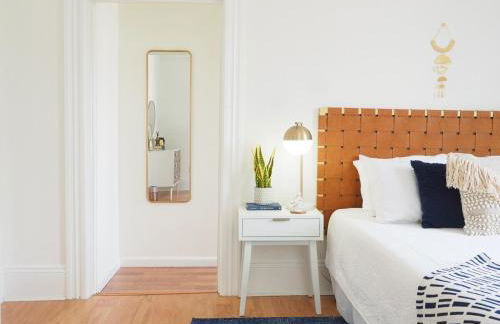 Stunning Forsyth Park Victorian - Walk to it all! - Foto 14