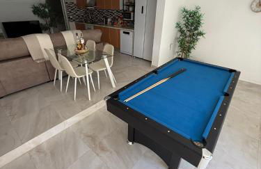 Villa LiLo Private House with Heated Pool - Foto 8