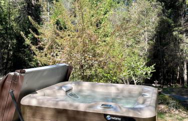 Lux, designer 8-acre retreat with private creek - Foto 24