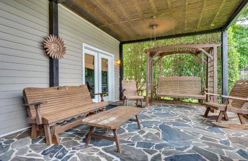 Luxe Lake Sinclair Living Private Dock and Beach! - Foto 29