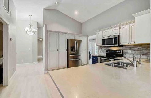 Florida house, 4br 2bt with private pool oasis - Photo 22