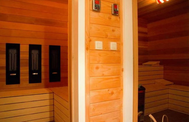 Luxurious, Spacious Villa With Sauna Located Next to a Castle - Foto 16