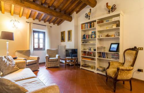 Holiday Home in Town Center with Pool, Garden, Hot Tub - Foto 6