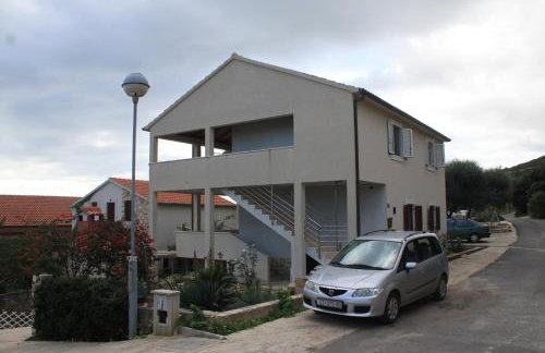 Apartments by the sea Milna, Vis - 8896 - Photo 2