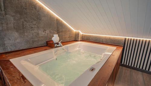 Tríplex con jacuzzi privado y terraza a 1h de Madrid - Foto 2