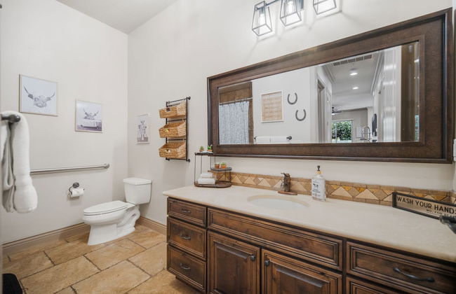 Poolside Retreat Directly Across From Pool! - Foto 16