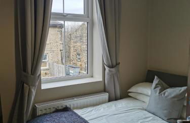 6 Dbl Bed, Central Huddersfield house inc parking - Foto 10