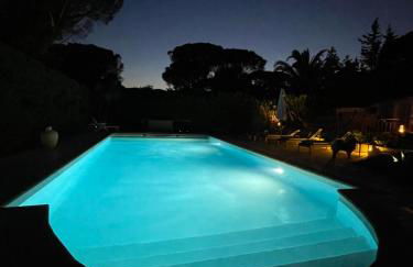 Villa provençale, Golfe Saint Tropez, Climatisée 12 pers, 4 suites, Piscine chauffée, Hammam, Spa, Billard, Pétanque, Wifi professionnel haut débit - Foto 32