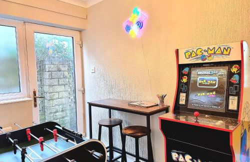 Spacious 4 Bed Holiday Home with Hot Tub & Parking near Matlock Peak District - Foto 21