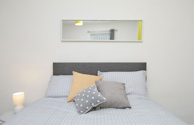 4 Bed Derby House - Long Stays- Parking - Foto 8