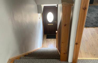 House - Sleeps 4 with Cozy Fireplace - Foto 49