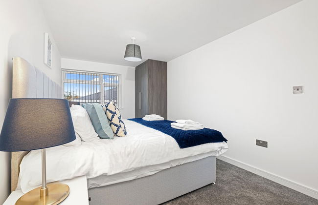 St Martins House Luxury Apts. Ruislip - Photo 10