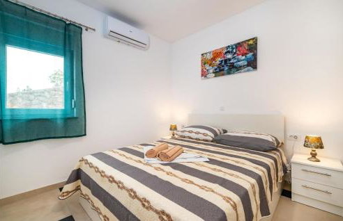 Awesome Home In Modric - Photo 42