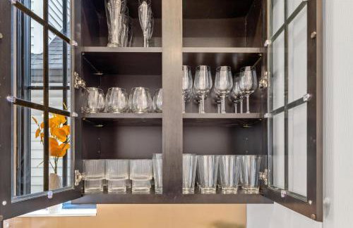 Spacious Downtown Indy Home Perfect for Groups - Photo 15