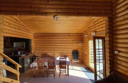 CHALET JACUZZI PRIVE, TERRASSE et VUE MONTAGNE DANS CAMPING 3 ETOILES - Foto 5